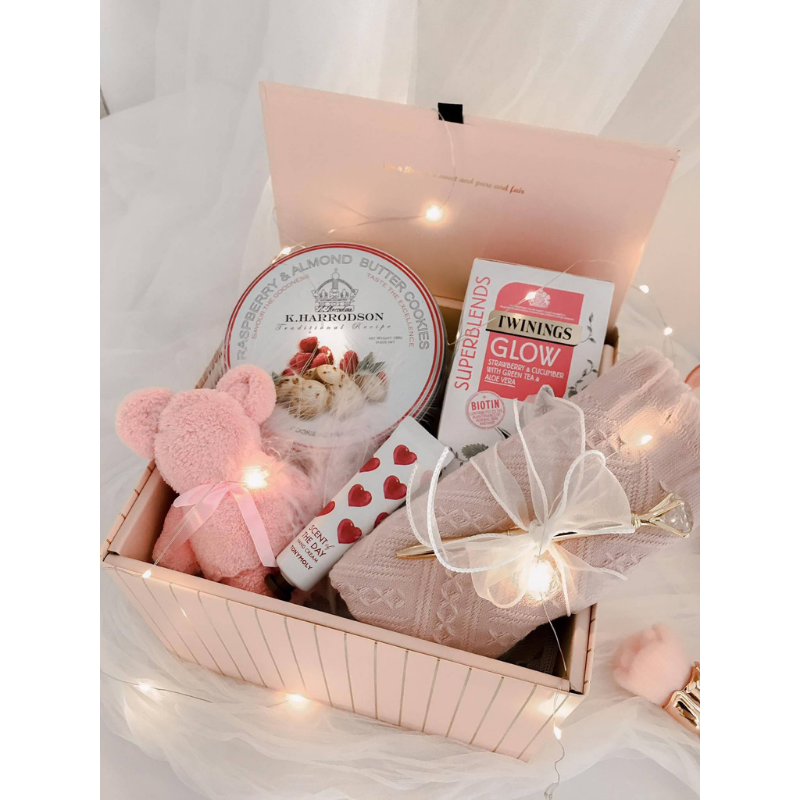 Pink Surprise Gift Set (Nationwide Delivery) | Giftr - Malaysia's ...