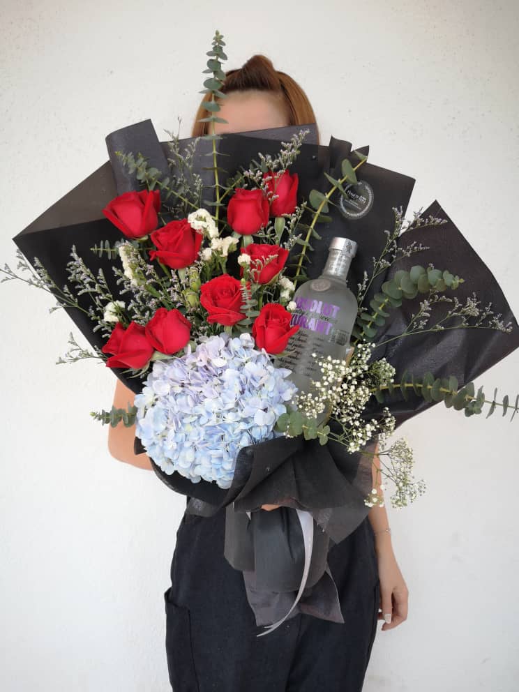 Man in Black Flower Bouquet for Him Negeri Sembilan Delivery Only