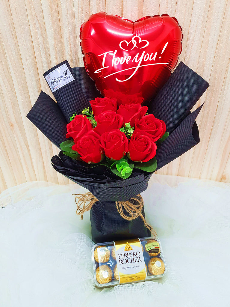 (Self Pick-up Only at Sg. Besi, KL on 14 Feb) Soap Roses Balloon With Ferro Rocher (16pcs) (Valentine's Day 2020)