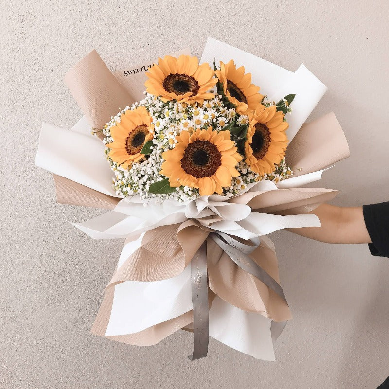 Sunflower with Baby Breath Chamomile Bouquet - Big Shine (Penang Delivery Only)