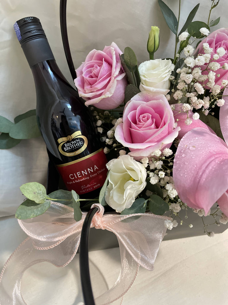 Christmas 2023 Wine Flower Bag (Kota Kinabalu Delivery Only) Giftr
