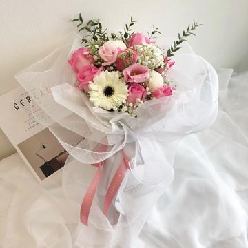 Shades of Pink & White  Bouquet (Johor Bahru Delivery)