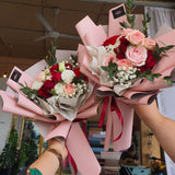 Roses Mix Color Red and Pink Flower Bouquet (Kota Bharu Delivery Only)