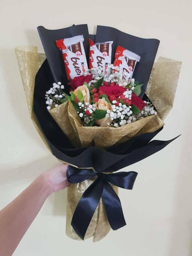 Kinder Bueno Chocolate with Roses and Baby Breath Bouquet