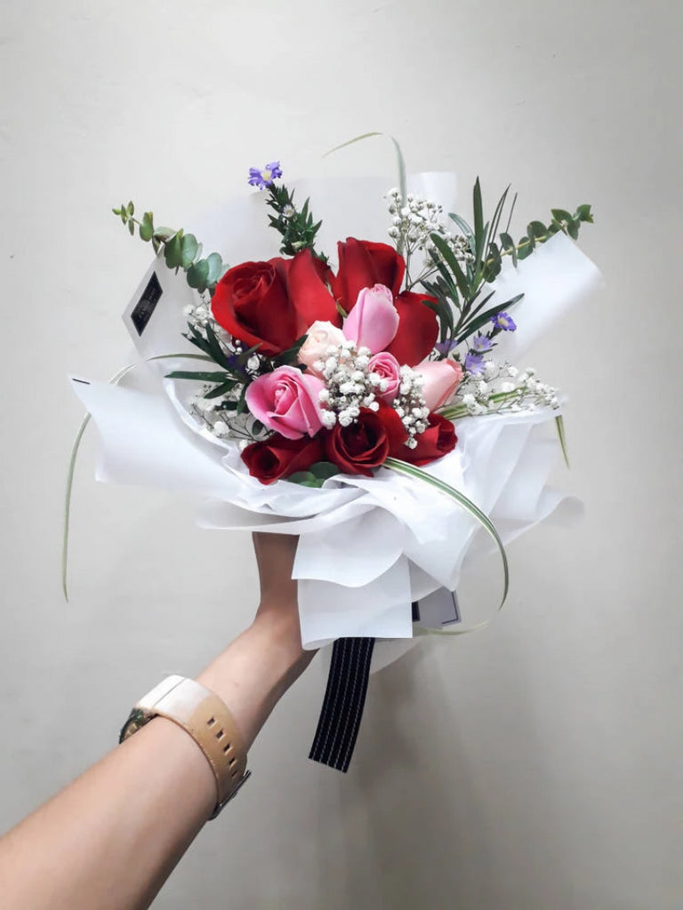 Tenere Le Mani Flower Bouquet (Johor Bahru Delivery only)