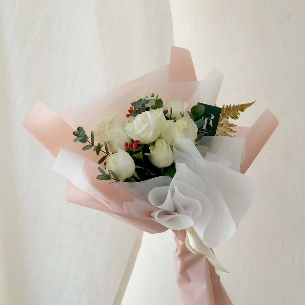 White Roses Flower Bouquet (Melaka Delivery Only)